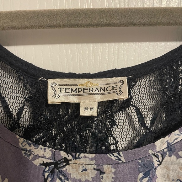 Temperance business casual tank top from Bootlegger - Picture 2 of 3